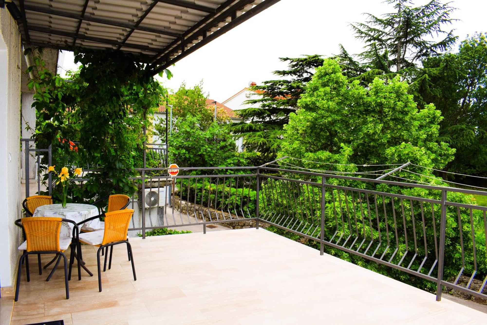 Apartments Maestral Malinska Exterior foto